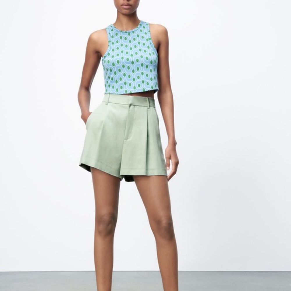 NWT Zara sea green pleated shorts
